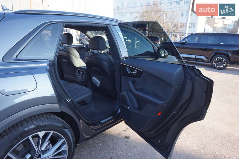 Внедорожник / Кроссовер Audi Q8 2023 в Одессе