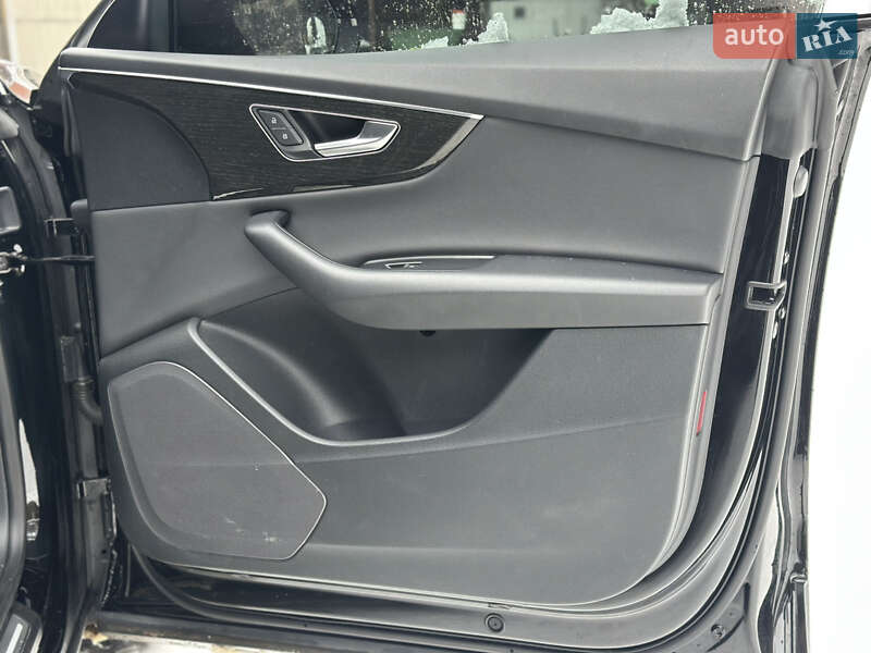 Внедорожник / Кроссовер Audi Q8 2019 в Львове