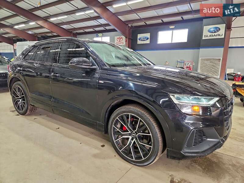 Внедорожник / Кроссовер Audi Q8 2020 в Днепре