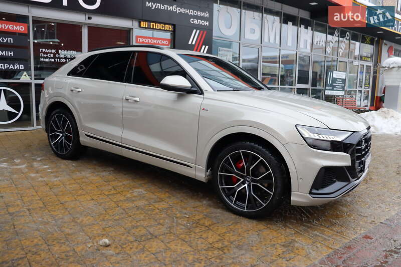 Внедорожник / Кроссовер Audi Q8 2021 в Львове