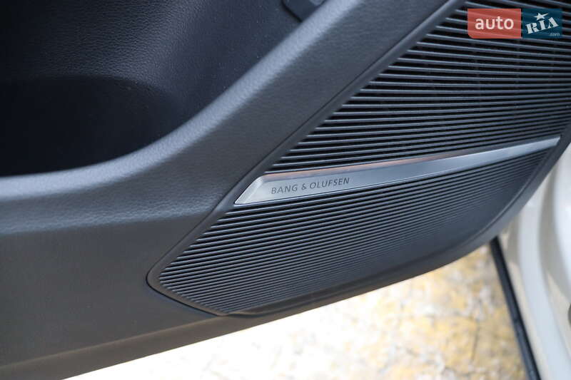 Внедорожник / Кроссовер Audi Q8 2021 в Львове