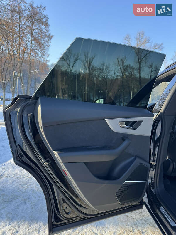 Позашляховик / Кросовер Audi Q8 2025 в Києві