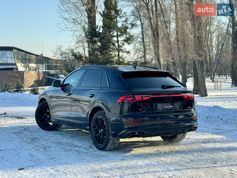 Позашляховик / Кросовер Audi Q8 2025 в Києві