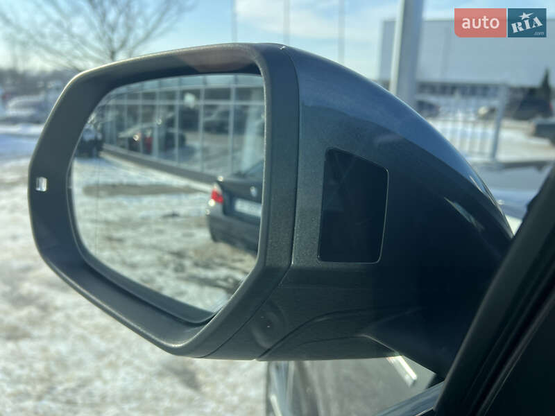 Внедорожник / Кроссовер Audi Q8 2025 в Полтаве