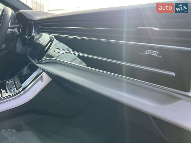Внедорожник / Кроссовер Audi Q8 2025 в Полтаве