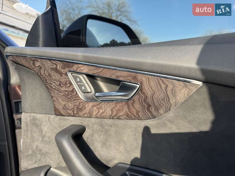 Внедорожник / Кроссовер Audi Q8 2019 в Тернополе