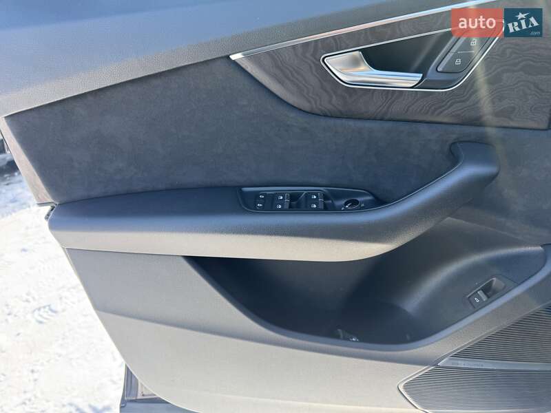 Внедорожник / Кроссовер Audi Q8 2019 в Тернополе