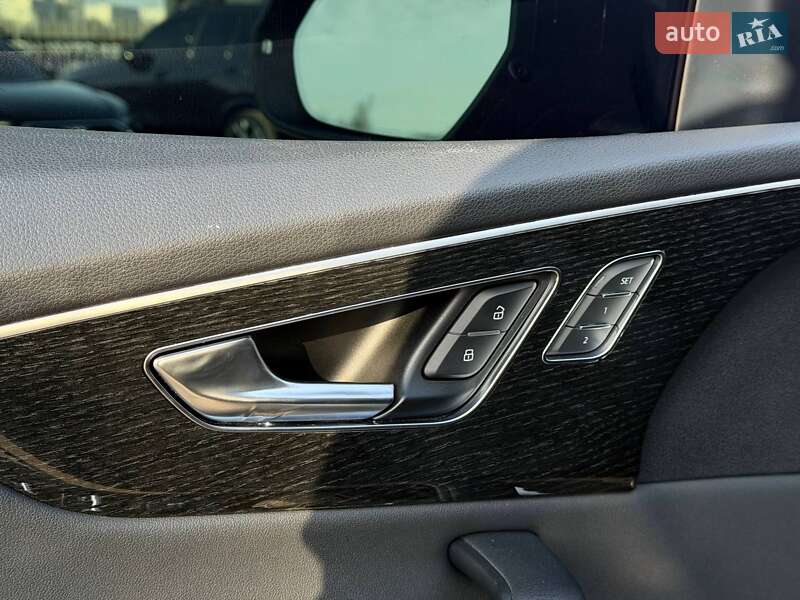 Внедорожник / Кроссовер Audi Q8 2018 в Кривом Роге