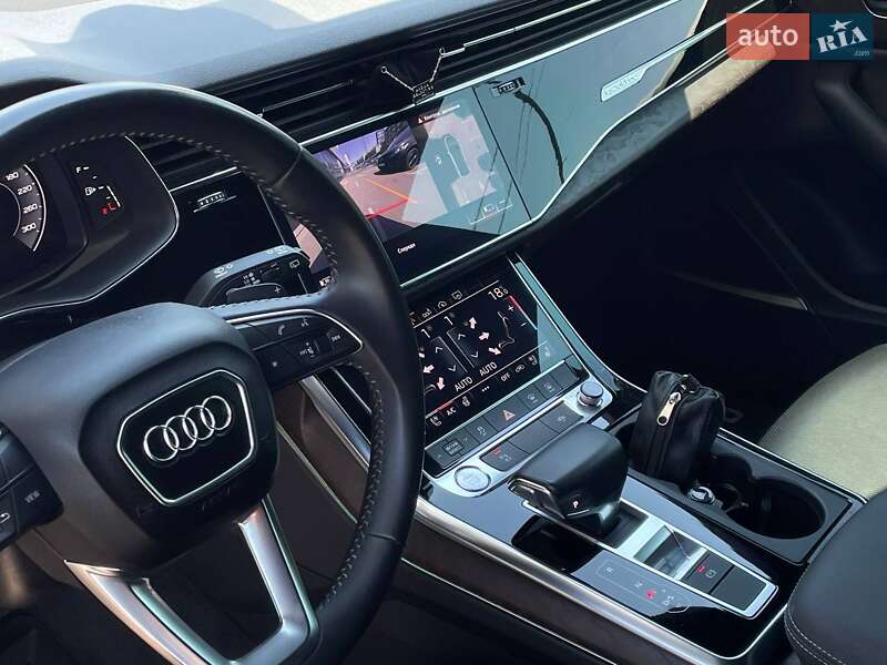 Позашляховик / Кросовер Audi Q8 2019 в Києві