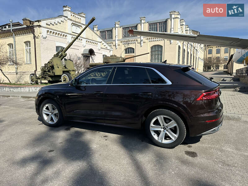 Audi Q8 2021