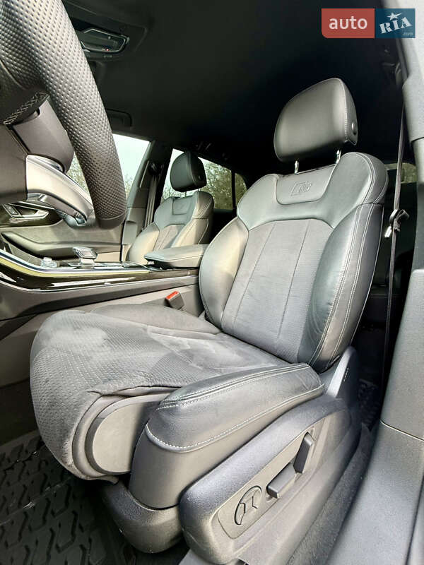 Позашляховик / Кросовер Audi Q8 2024 в Полтаві фото 23 Позашляховик / Кросовер Audi Q8 2024 в Полтаві