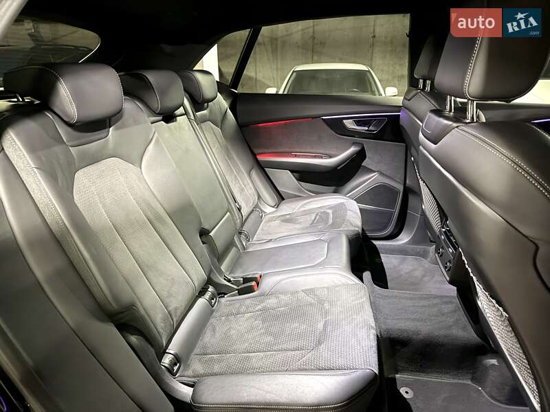 Внедорожник / Кроссовер Audi Q8 2024 в Днепре