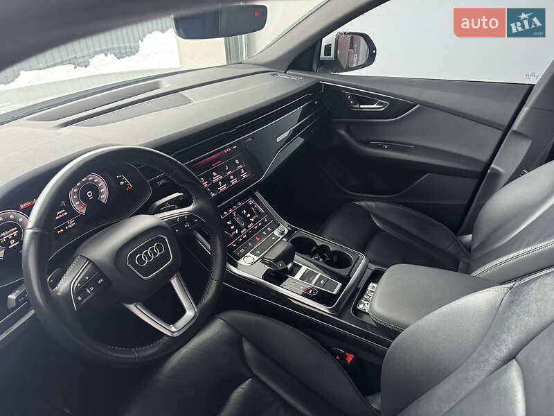 Позашляховик / Кросовер Audi Q8 2018 в Києві