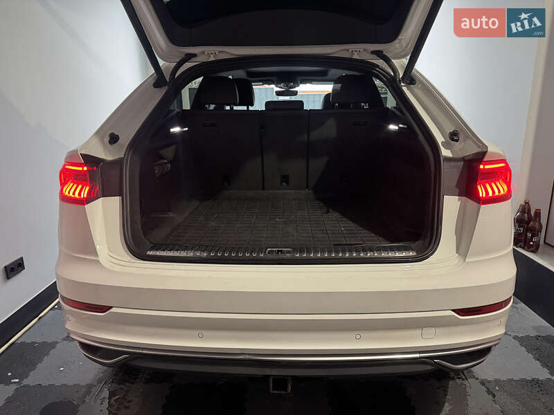 Позашляховик / Кросовер Audi Q8 2018 в Києві