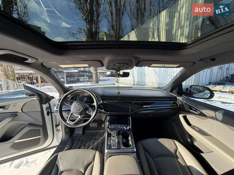 Позашляховик / Кросовер Audi Q8 2019 в Одесі фото 27 Позашляховик / Кросовер Audi Q8 2019 в Одесі