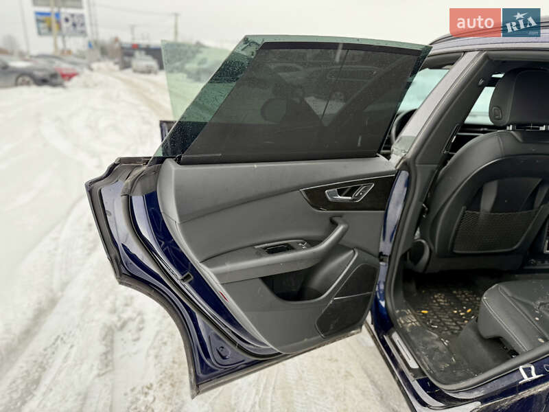 Внедорожник / Кроссовер Audi Q8 2019 в Львове