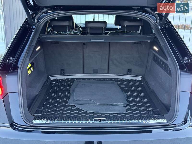 Внедорожник / Кроссовер Audi Q8 2022 в Хмельницком