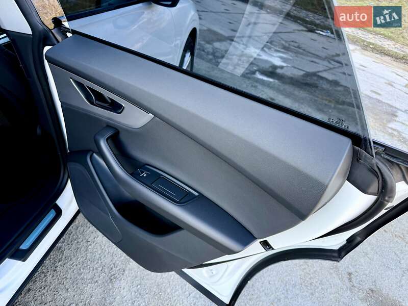 Позашляховик / Кросовер Audi Q8 2022 в Одесі