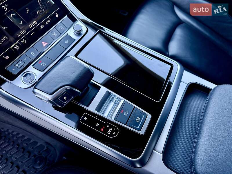 Позашляховик / Кросовер Audi Q8 2022 в Одесі