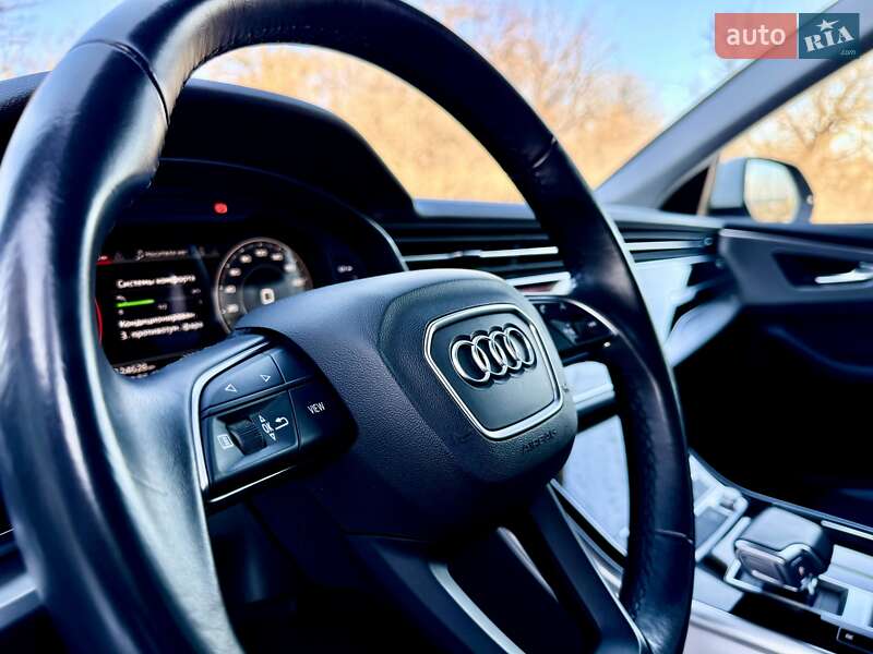 Позашляховик / Кросовер Audi Q8 2022 в Одесі