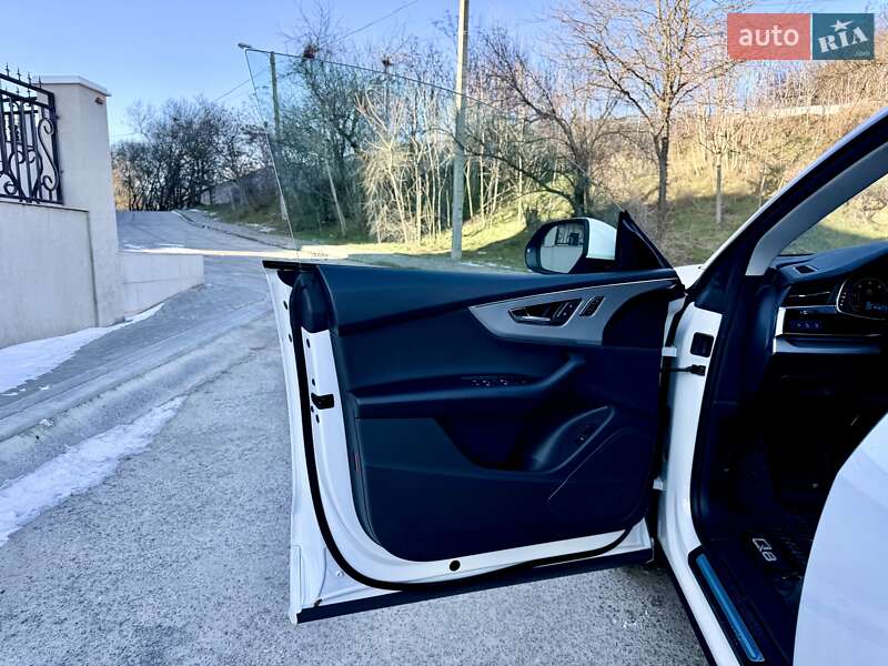 Позашляховик / Кросовер Audi Q8 2022 в Одесі