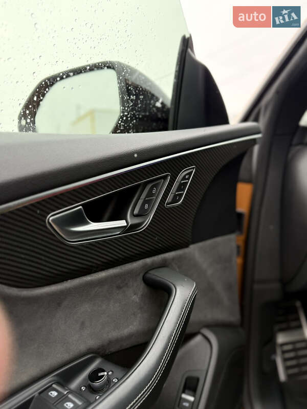 Внедорожник / Кроссовер Audi Q8 2020 в Черновцах