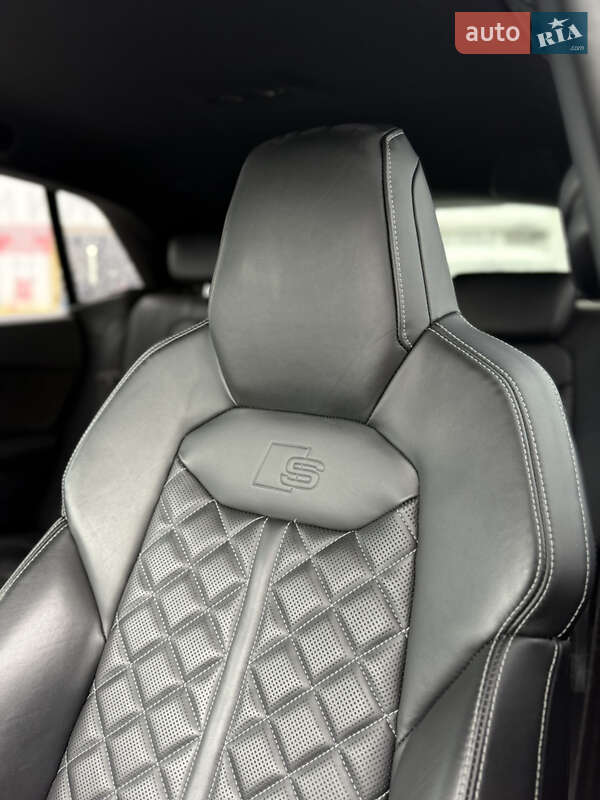 Внедорожник / Кроссовер Audi Q8 2020 в Черновцах