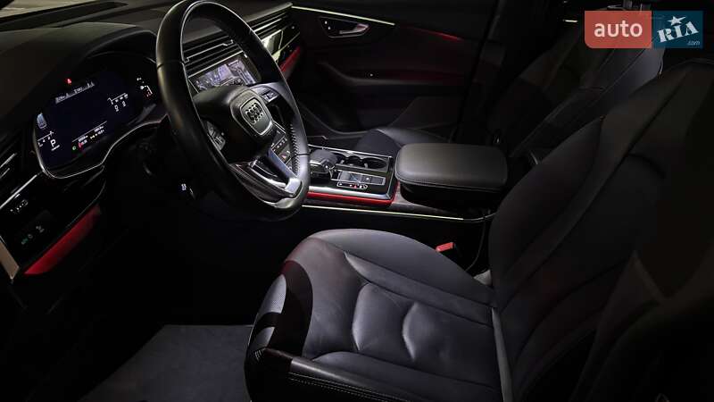 Позашляховик / Кросовер Audi Q8 2020 в Києві