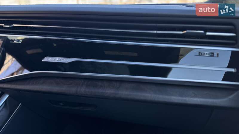 Позашляховик / Кросовер Audi Q8 2020 в Києві