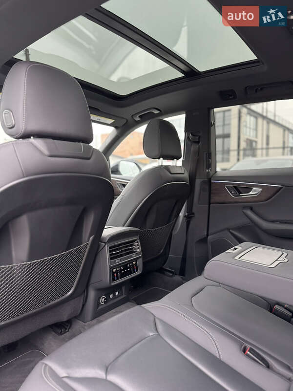 Позашляховик / Кросовер Audi Q8 2019 в Івано-Франківську фото 31 Позашляховик / Кросовер Audi Q8 2019 в Івано-Франківську