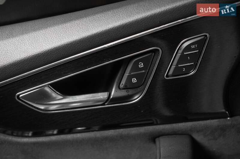 Позашляховик / Кросовер Audi Q8 2020 в Одесі