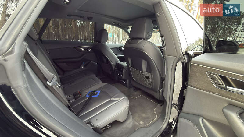 Позашляховик / Кросовер Audi Q8 2018 в Києві