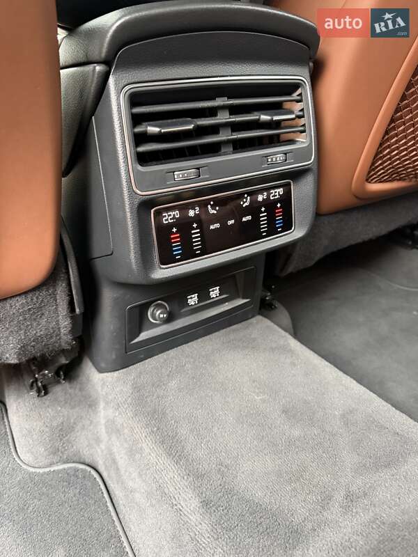 Внедорожник / Кроссовер Audi Q8 2019 в Ровно