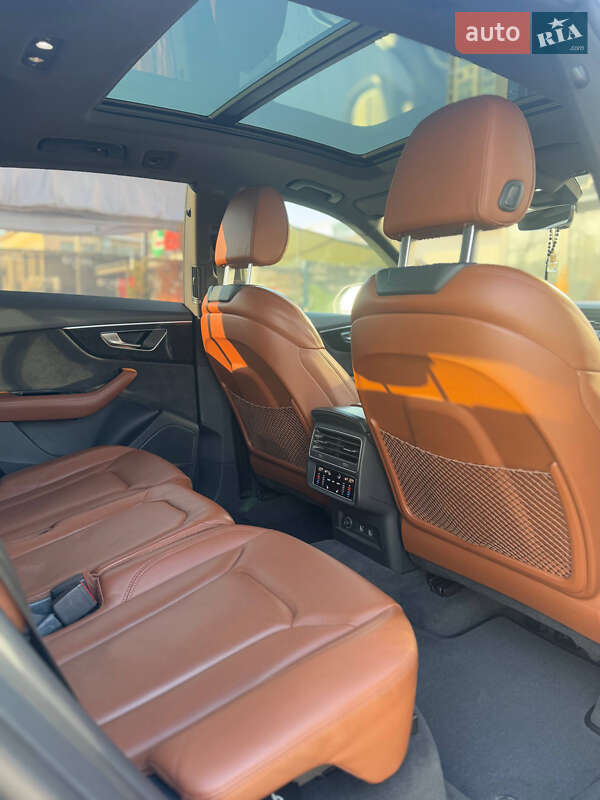 Позашляховик / Кросовер Audi Q8 2018 в Києві фото 36 Позашляховик / Кросовер Audi Q8 2018 в Києві