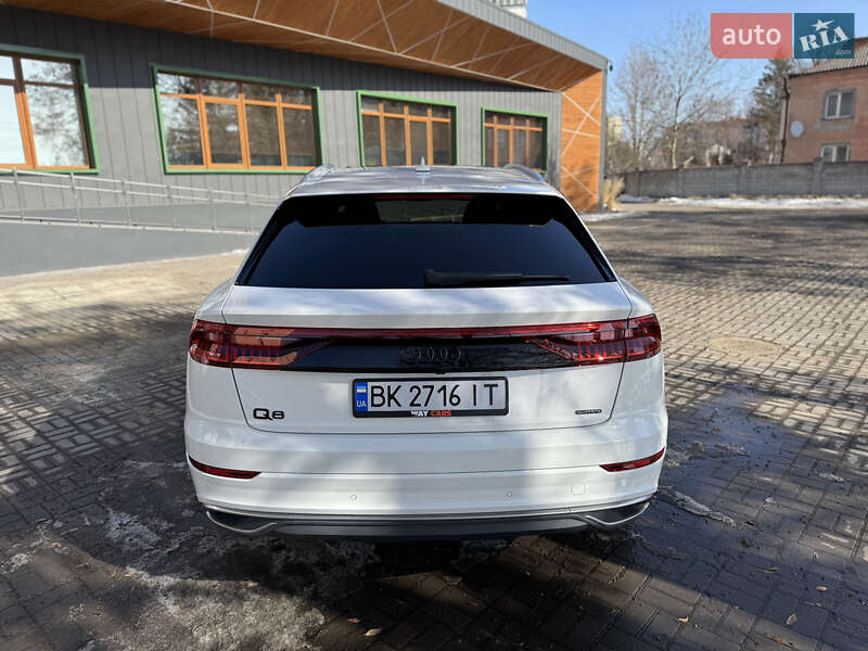 Внедорожник / Кроссовер Audi Q8 2018 в Ровно