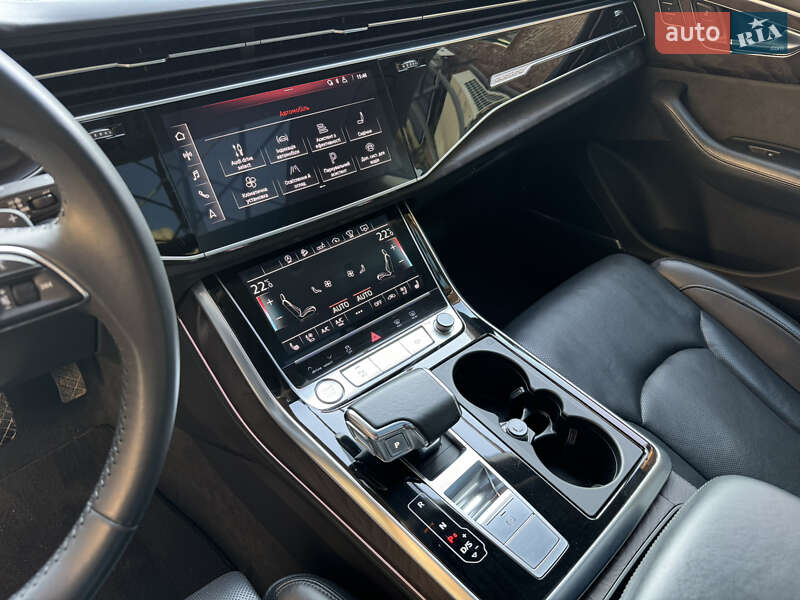 Позашляховик / Кросовер Audi Q8 2020 в Львові