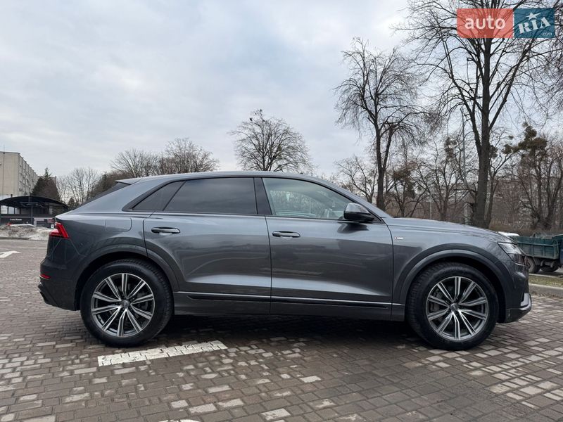 Позашляховик / Кросовер Audi Q8 2018 в Львові