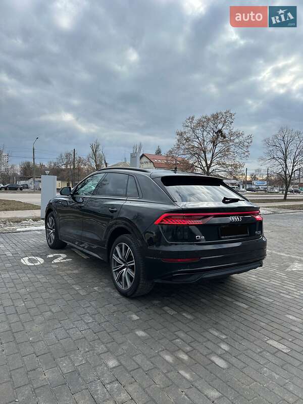 Внедорожник / Кроссовер Audi Q8 2022 в Харькове