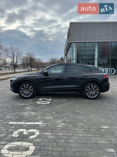 Внедорожник / Кроссовер Audi Q8 2022 в Харькове