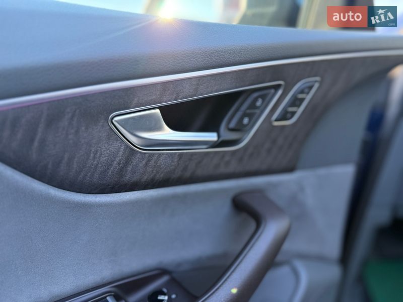 Внедорожник / Кроссовер Audi Q8 2019 в Киеве