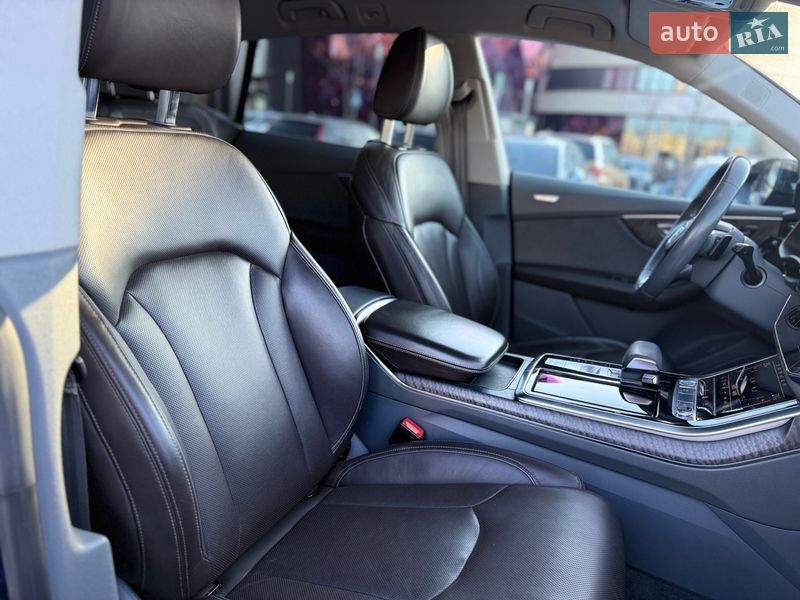 Внедорожник / Кроссовер Audi Q8 2019 в Киеве