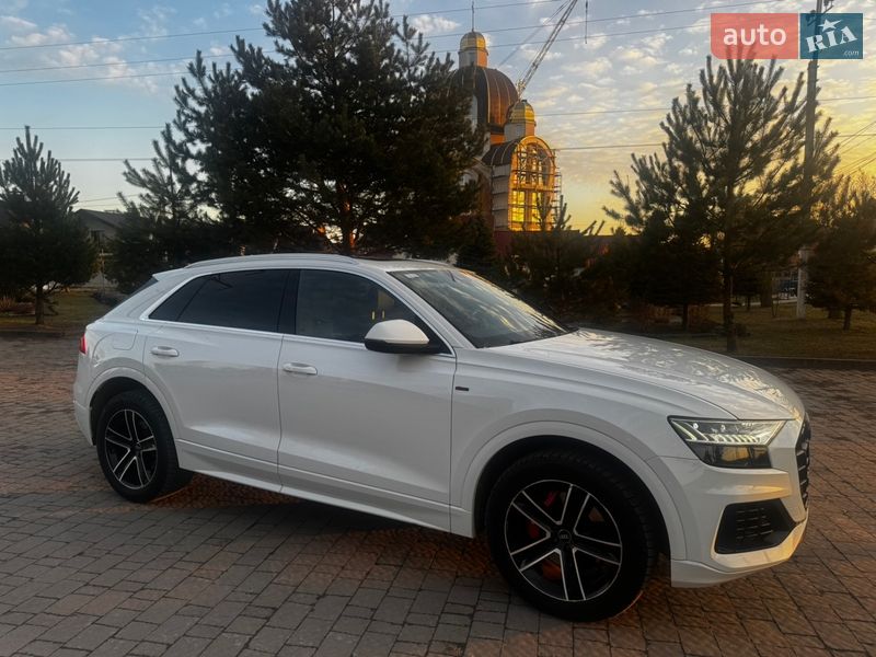 Внедорожник / Кроссовер Audi Q8 2018 в Львове