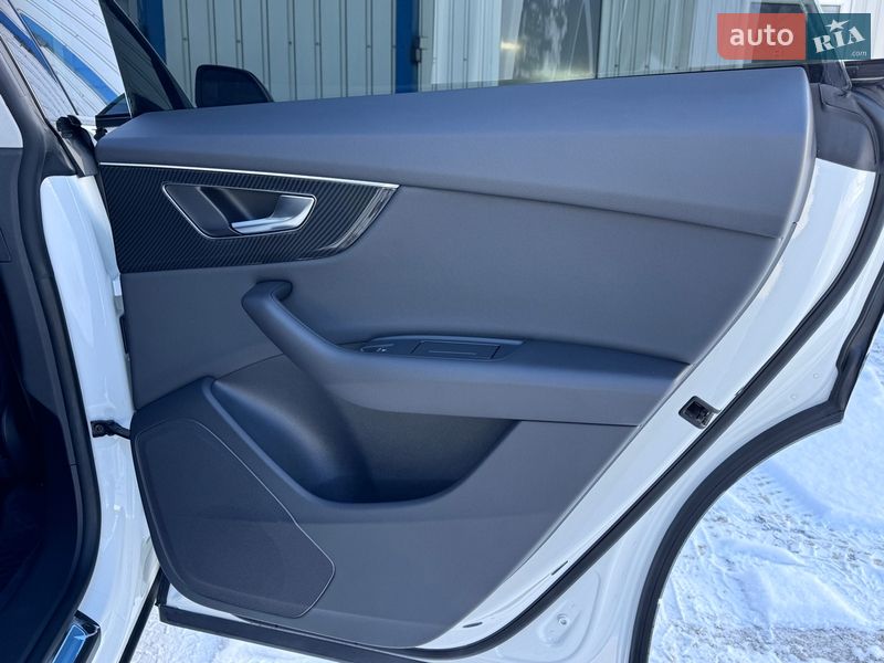 Внедорожник / Кроссовер Audi Q8 2023 в Виннице