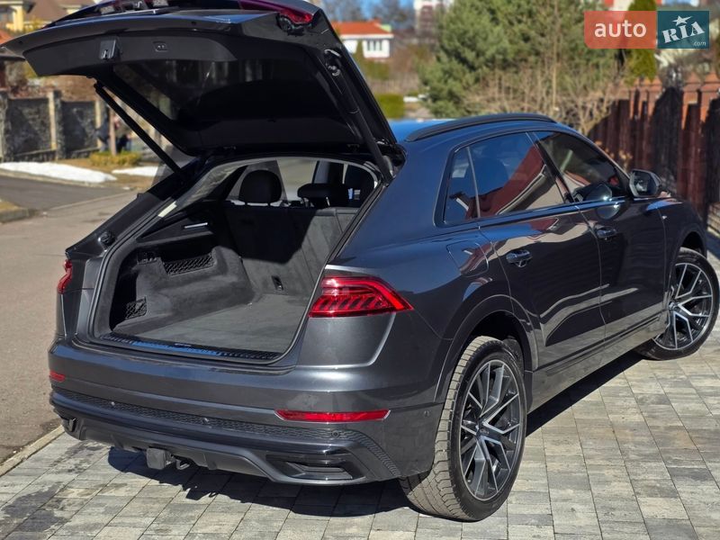 Внедорожник / Кроссовер Audi Q8 2019 в Ровно