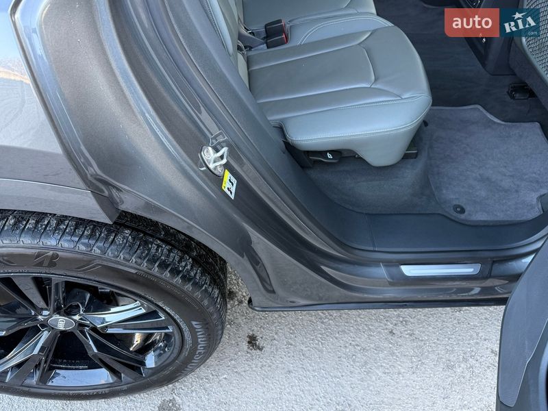 Позашляховик / Кросовер Audi Q8 2018 в Тернополі