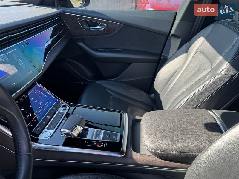Позашляховик / Кросовер Audi Q8 2019 в Тернополі