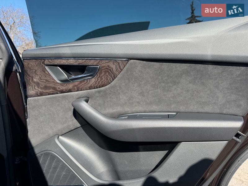 Позашляховик / Кросовер Audi Q8 2019 в Тернополі
