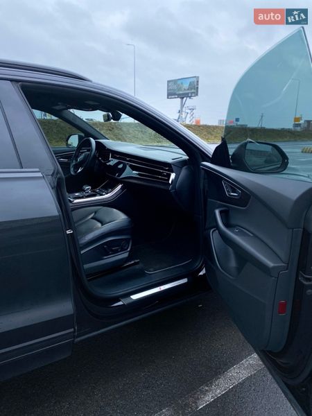 Внедорожник / Кроссовер Audi Q8 2020 в Львове