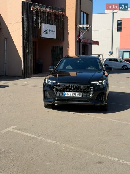 Внедорожник / Кроссовер Audi Q8 2023 в Дубно