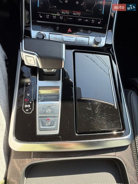 Внедорожник / Кроссовер Audi Q8 2023 в Дубно